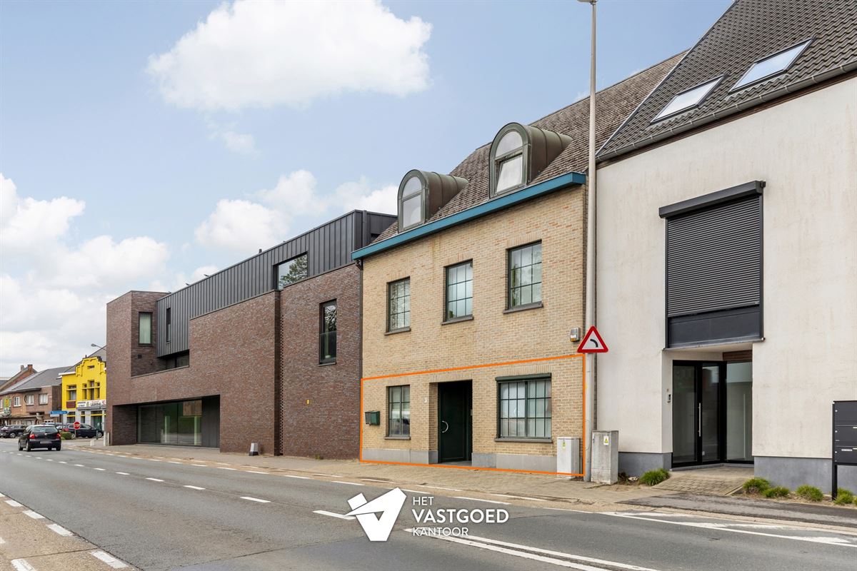 PERFECT ONDERHOUDEN GELIJKVLOERS APPARTEMENT (135M²) MET 2 SLAAPKAMERS + DRESSING EN TERRAS TE LAAKDAL