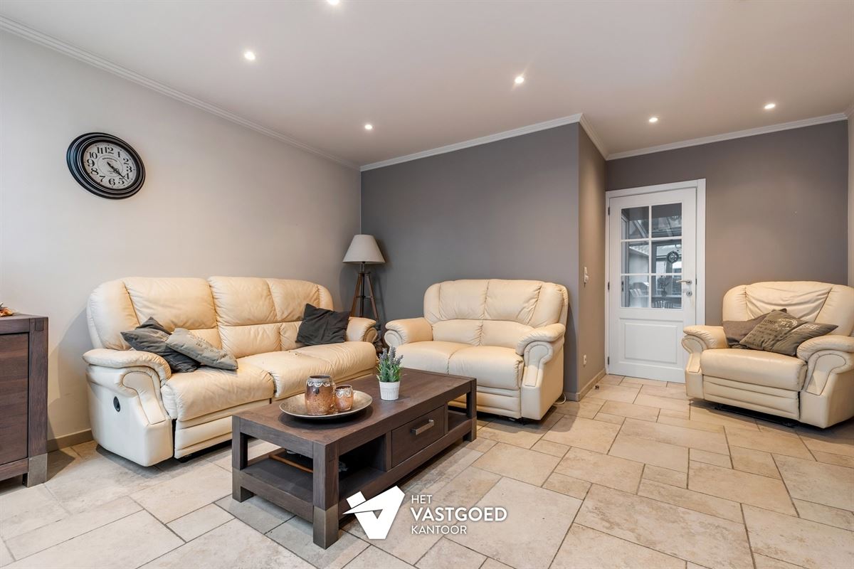 PERFECT ONDERHOUDEN GELIJKVLOERS APPARTEMENT (135M²) MET 2 SLAAPKAMERS + DRESSING EN TERRAS TE LAAKDAL