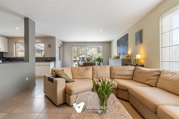 PERFECT ONDERHOUDEN GEZINSWONING MET 3 SLAAPKAMERS OP 7A27CA IN HET RUSTIGE KORSPEL