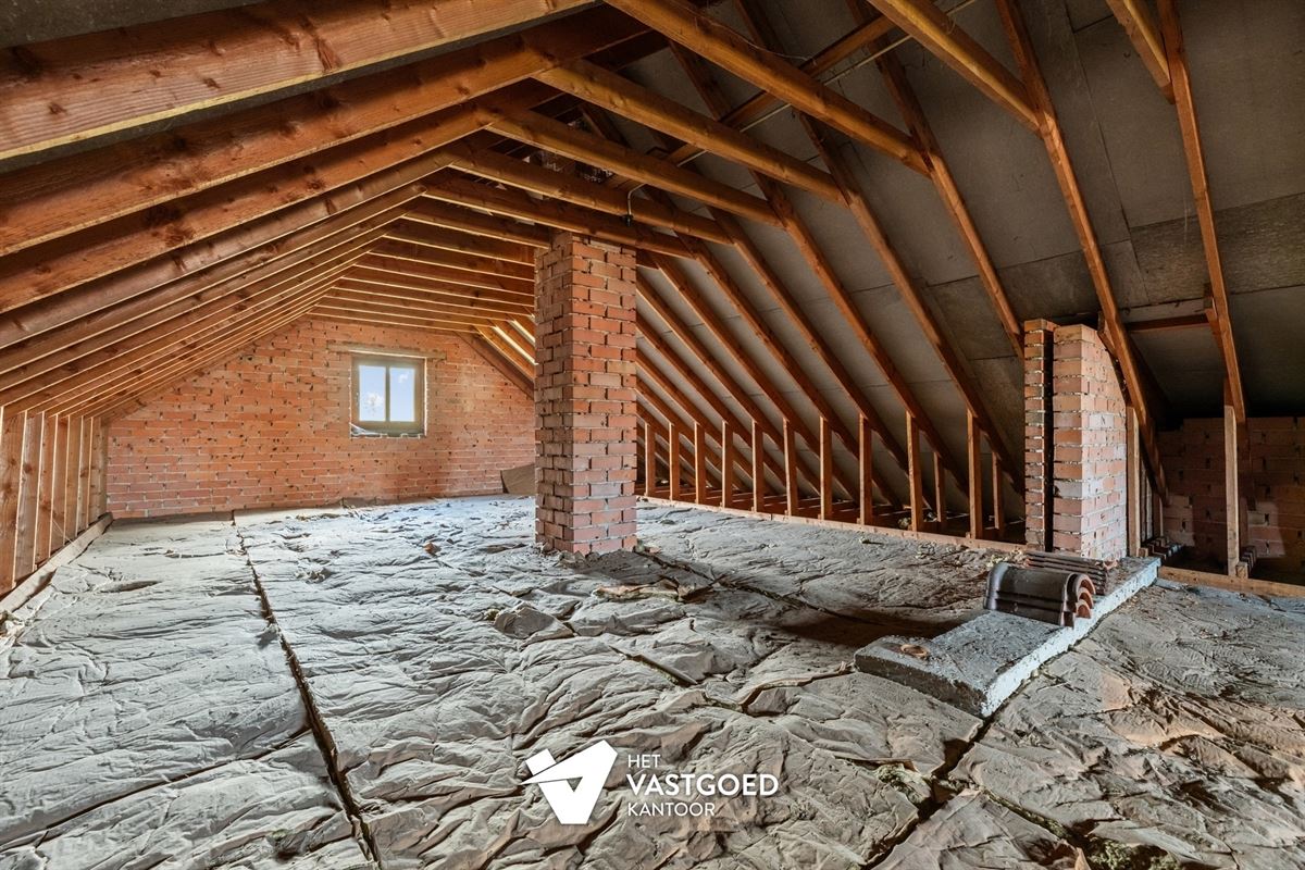TE RENOVEREN WONING MET 3 SLAAPKAMERS RUSTIG GELEGEN OP EEN PERCEEL VAN 760M² TE LEOPOLDSBURG