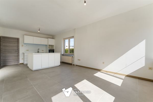 RECENT GERENOVEERDE RUIME WONING (220M²) MET 5 SLAAPKAMERS EN TUIN MET TUINKAMER TE BERINGEN