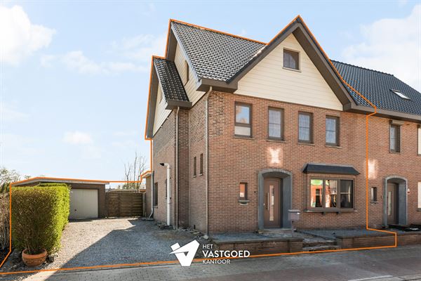 RECENT GERENOVEERDE RUIME WONING (220M²) MET 5 SLAAPKAMERS EN TUIN MET TUINKAMER TE BERINGEN