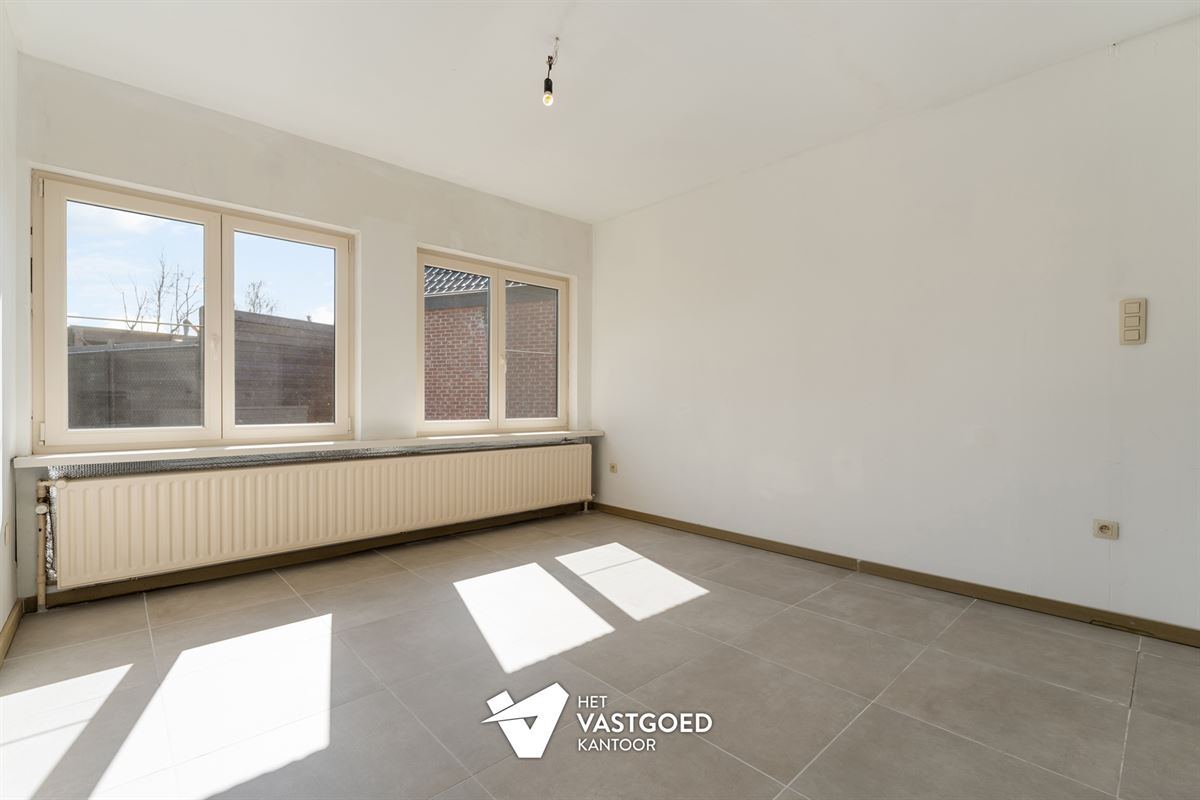 RECENT GERENOVEERDE RUIME WONING (220M²) MET 5 SLAAPKAMERS EN TUIN MET TUINKAMER TE BERINGEN