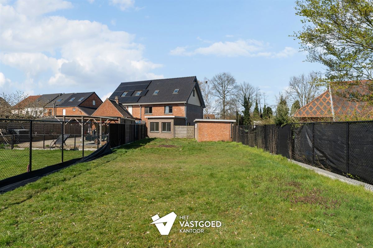 RECENT GERENOVEERDE RUIME WONING (220M²) MET 5 SLAAPKAMERS EN TUIN MET TUINKAMER TE BERINGEN