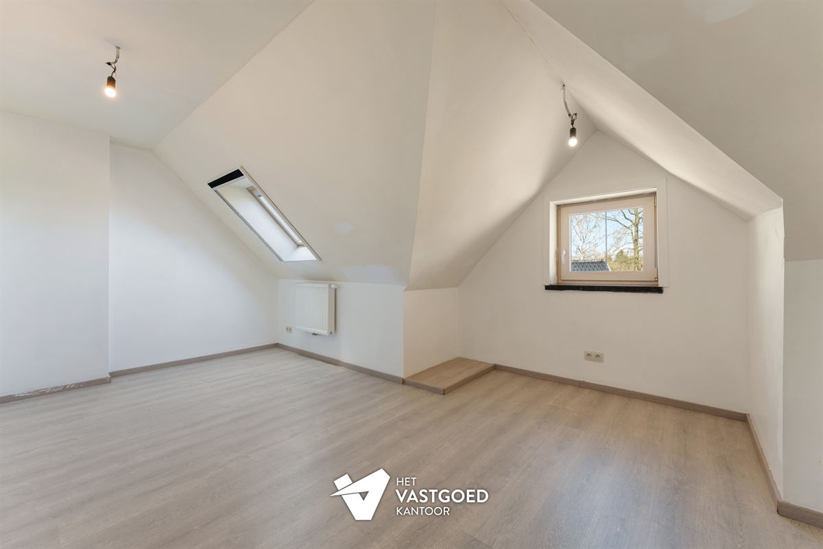 RECENT GERENOVEERDE RUIME WONING (220M²) MET 5 SLAAPKAMERS EN TUIN MET TUINKAMER TE BERINGEN