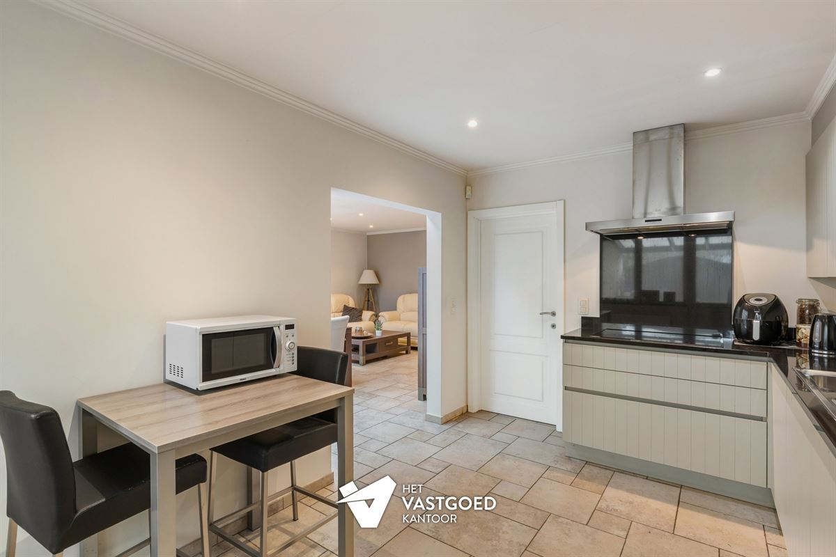 PERFECT ONDERHOUDEN GELIJKVLOERS APPARTEMENT (135M²) MET 2 SLAAPKAMERS + DRESSING EN TERRAS TE LAAKDAL