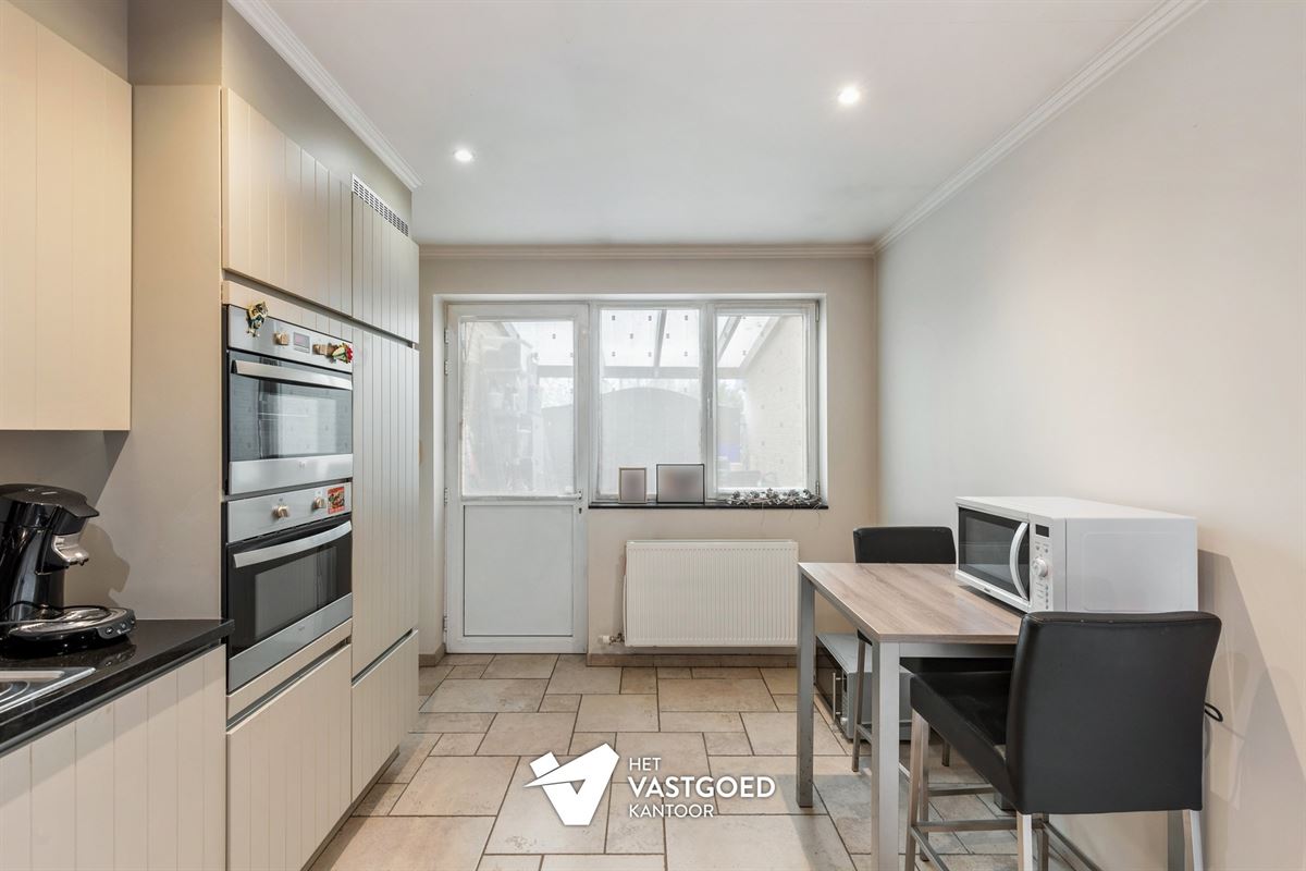 PERFECT ONDERHOUDEN GELIJKVLOERS APPARTEMENT (135M²) MET 2 SLAAPKAMERS + DRESSING EN TERRAS TE LAAKDAL