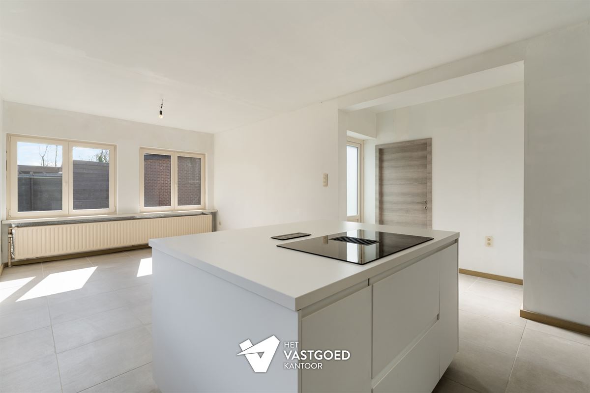 RECENT GERENOVEERDE RUIME WONING (220M²) MET 5 SLAAPKAMERS EN TUIN MET TUINKAMER TE BERINGEN