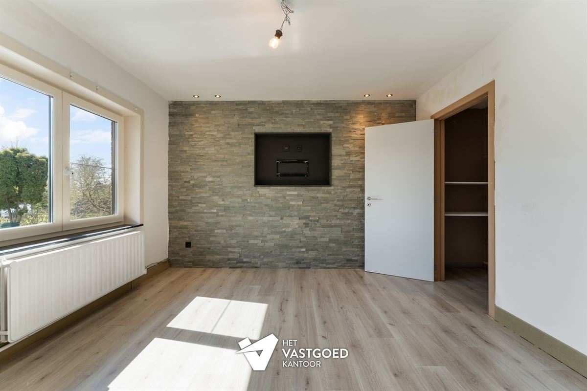 RECENT GERENOVEERDE RUIME WONING (220M²) MET 5 SLAAPKAMERS EN TUIN MET TUINKAMER TE BERINGEN