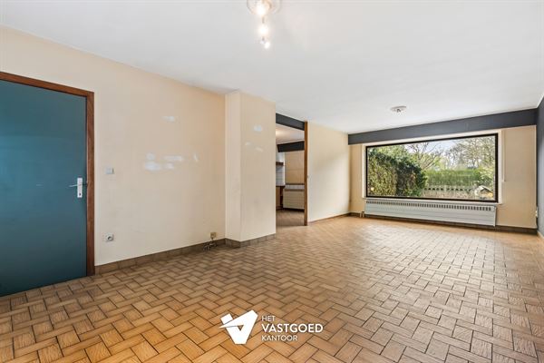 TE RENOVEREN WONING MET 3 SLAAPKAMERS OP CENTRALE LIGGING IN KOERSEL-CENTRUM