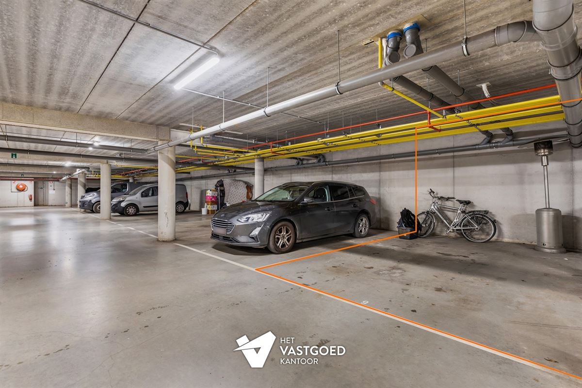PERFECT ONDERHOUDEN GELIJKVLOERS APPARTEMENT (135M²) MET 2 SLAAPKAMERS + DRESSING EN TERRAS TE LAAKDAL