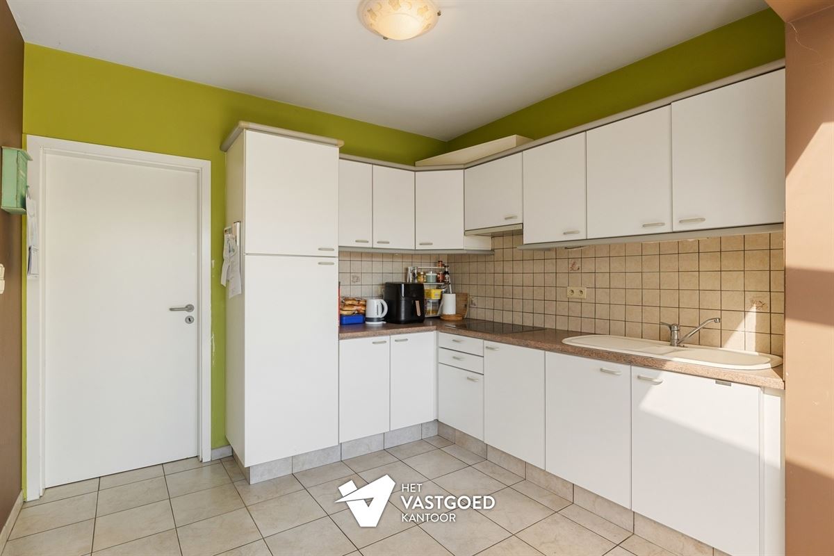 ZEER RUIM EN LICHTRIJK DUPLEX APPARTEMENT (149M²) MET 2 SLAAPKAMERS EN LEUKE VERANDA MET 2 TERRASSEN TE LAAKDAL