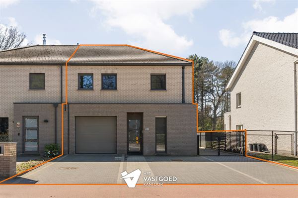 PERFECT ONDERHOUDEN GEZINSWONING MET 3 SLAAPKAMERS OP 7A27CA IN HET RUSTIGE KORSPEL