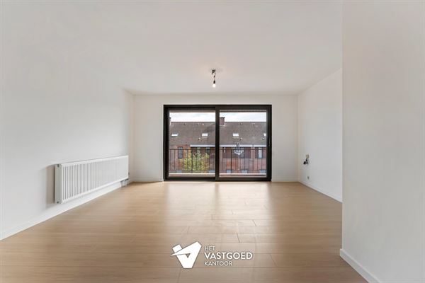 VOLLEDIG GERENOVEERD APPARTEMENT (65M²) MET 1 SLAAPKAMER, AUTOSTAANPLAATS EN GARAGEBOX TE HEUSDEN-ZOLDER