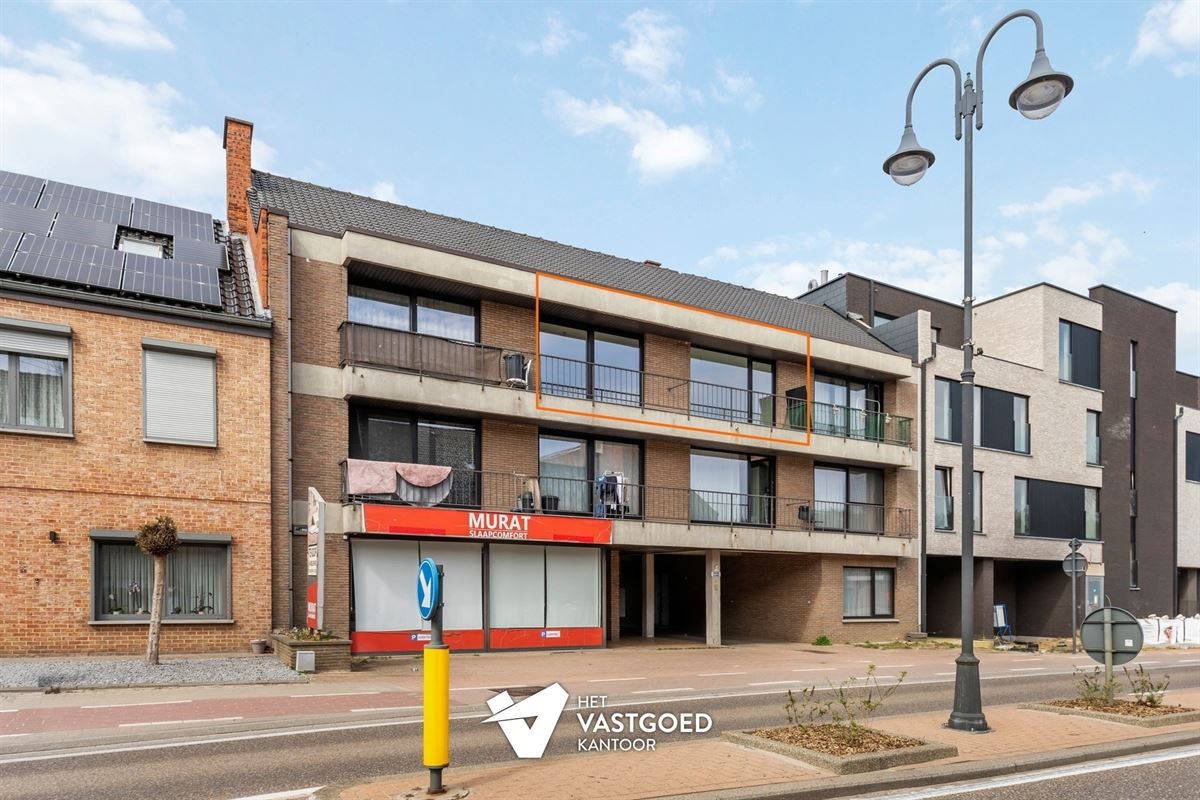 VOLLEDIG GERENOVEERD APPARTEMENT (65M²) MET 1 SLAAPKAMER, AUTOSTAANPLAATS EN GARAGEBOX TE HEUSDEN-ZOLDER