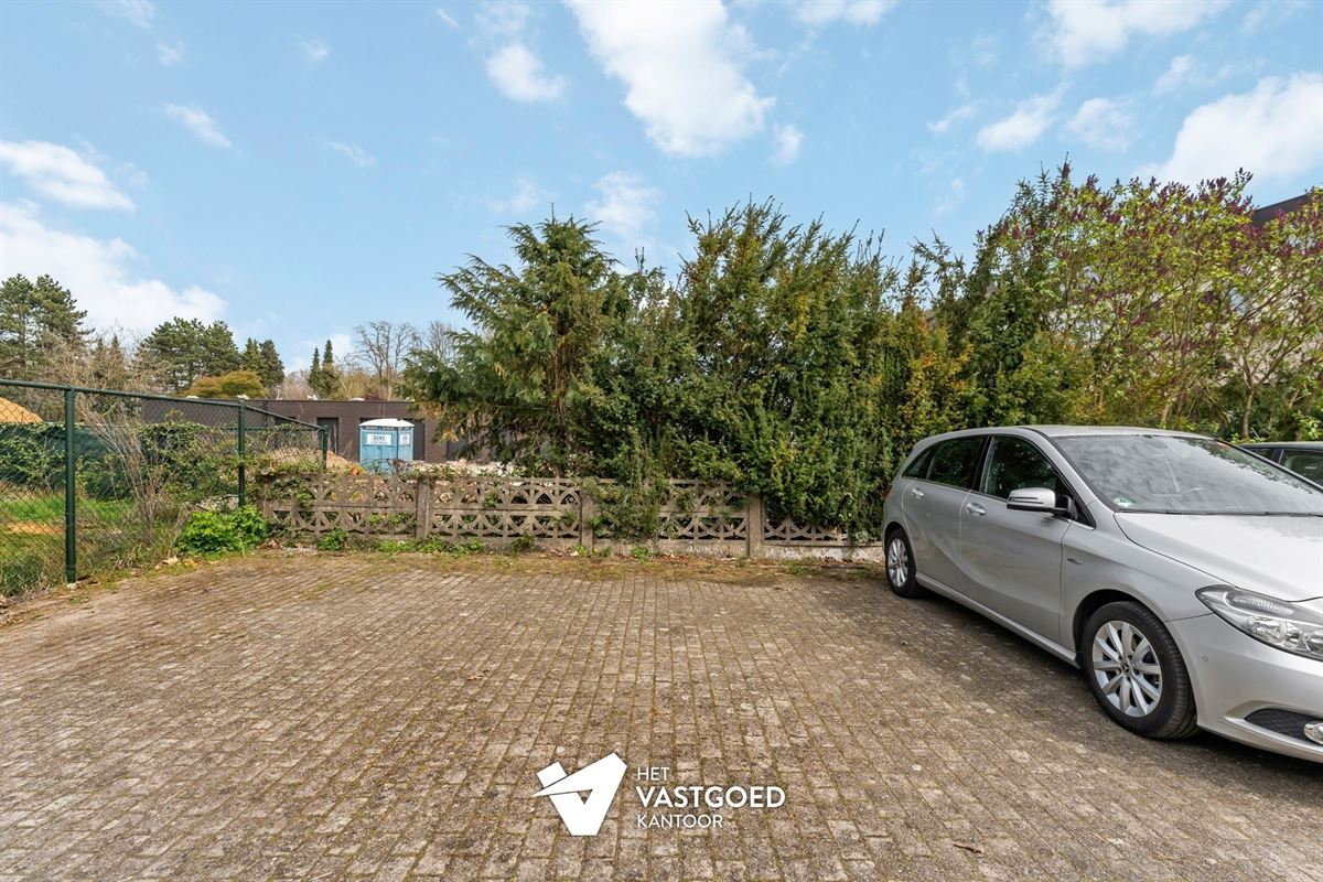 VOLLEDIG GERENOVEERD APPARTEMENT (65M²) MET 1 SLAAPKAMER, AUTOSTAANPLAATS EN GARAGEBOX TE HEUSDEN-ZOLDER