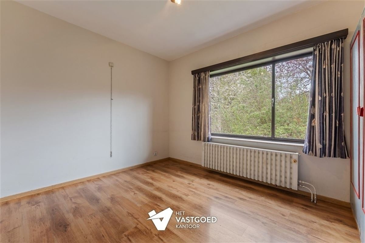 TE RENOVEREN WONING MET 3 SLAAPKAMERS OP RUSTIGE DOCH CENTRALE LIGGING IN LUMMEN (MELDERT)