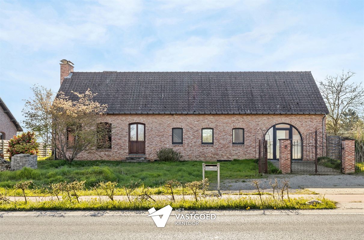 ZEER RUIME WONING MET TAL VAN MOGELIJKHEDEN OP BREED PERCEEL VAN 15 ARE TE KOERSEL