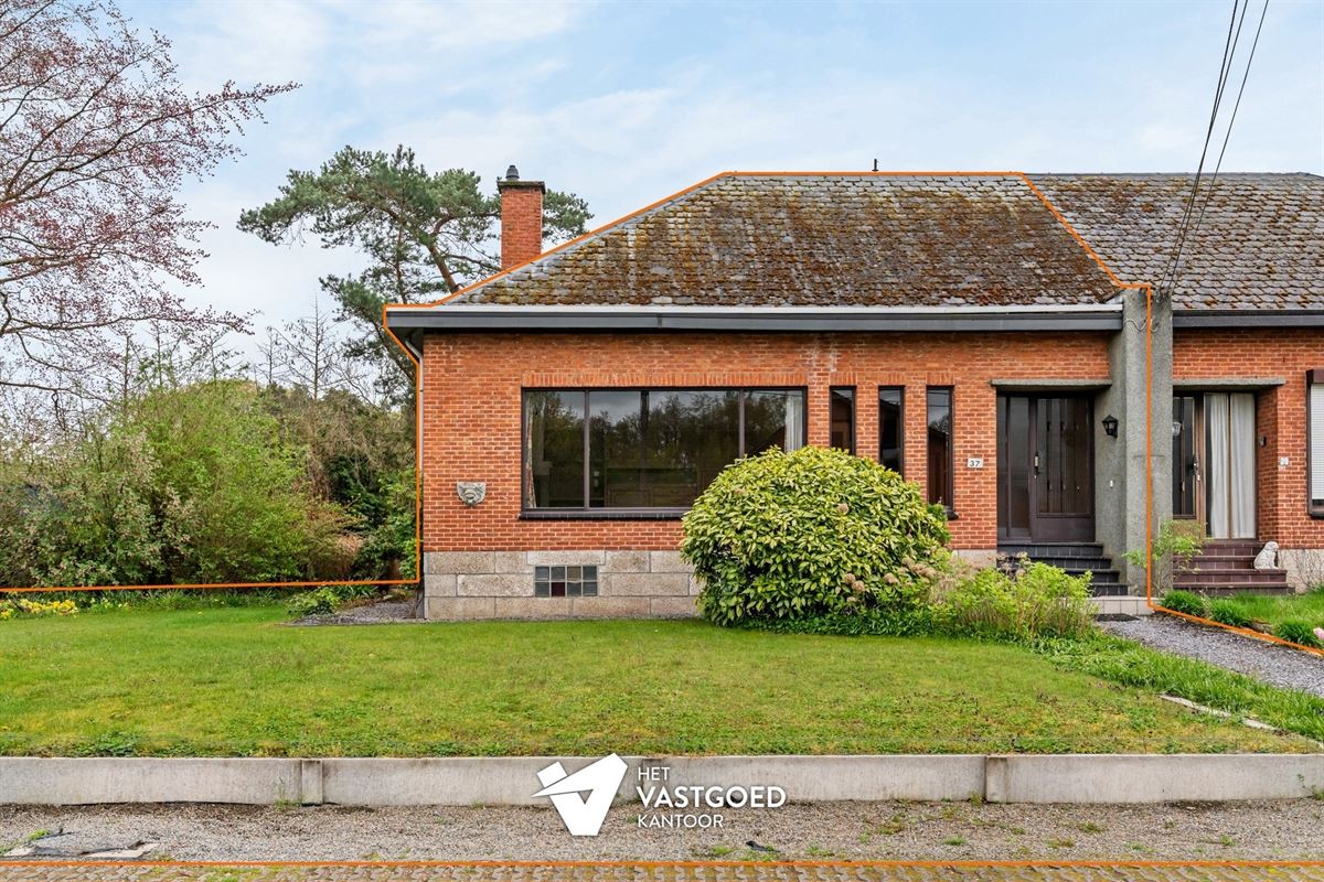 TE RENOVEREN WONING MET 3 SLAAPKAMERS OP RUSTIGE DOCH CENTRALE LIGGING IN LUMMEN (MELDERT)