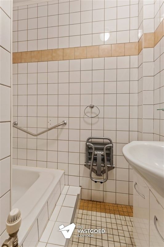 TE RENOVEREN WONING MET 3 SLAAPKAMERS OP RUSTIGE DOCH CENTRALE LIGGING IN LUMMEN (MELDERT)