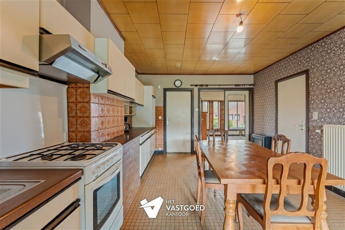 TE RENOVEREN WONING MET 3 SLAAPKAMERS OP RUSTIGE DOCH CENTRALE LIGGING IN LUMMEN (MELDERT)
