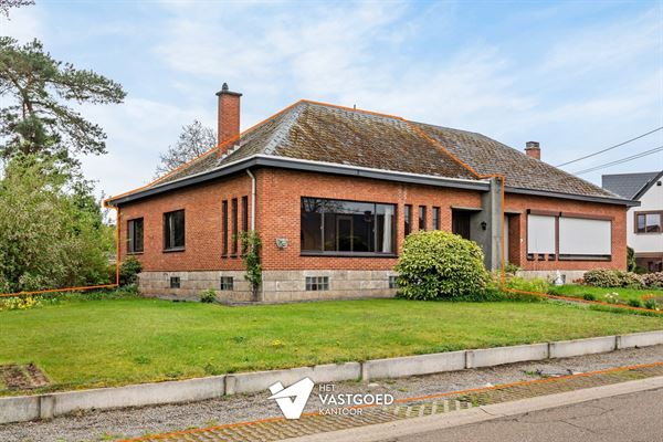 TE RENOVEREN WONING MET 3 SLAAPKAMERS OP RUSTIGE DOCH CENTRALE LIGGING IN LUMMEN (MELDERT)