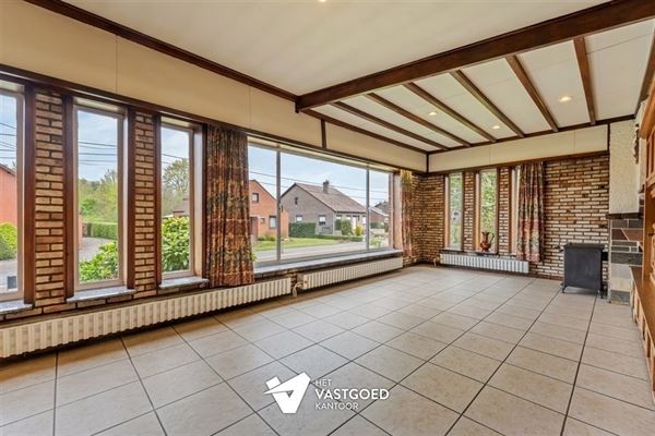 TE RENOVEREN WONING MET 3 SLAAPKAMERS OP RUSTIGE DOCH CENTRALE LIGGING IN LUMMEN (MELDERT)