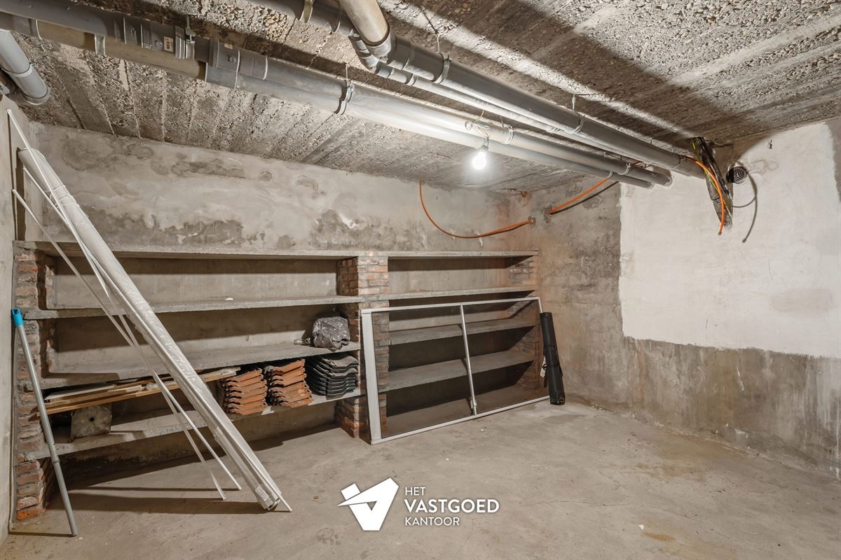 INSTAPKLAAR DUPLEX APPARTEMENT (127M²) MET 2 SLAAPKAMERS EN AUTOSTAANPLAATS TE BERINGEN