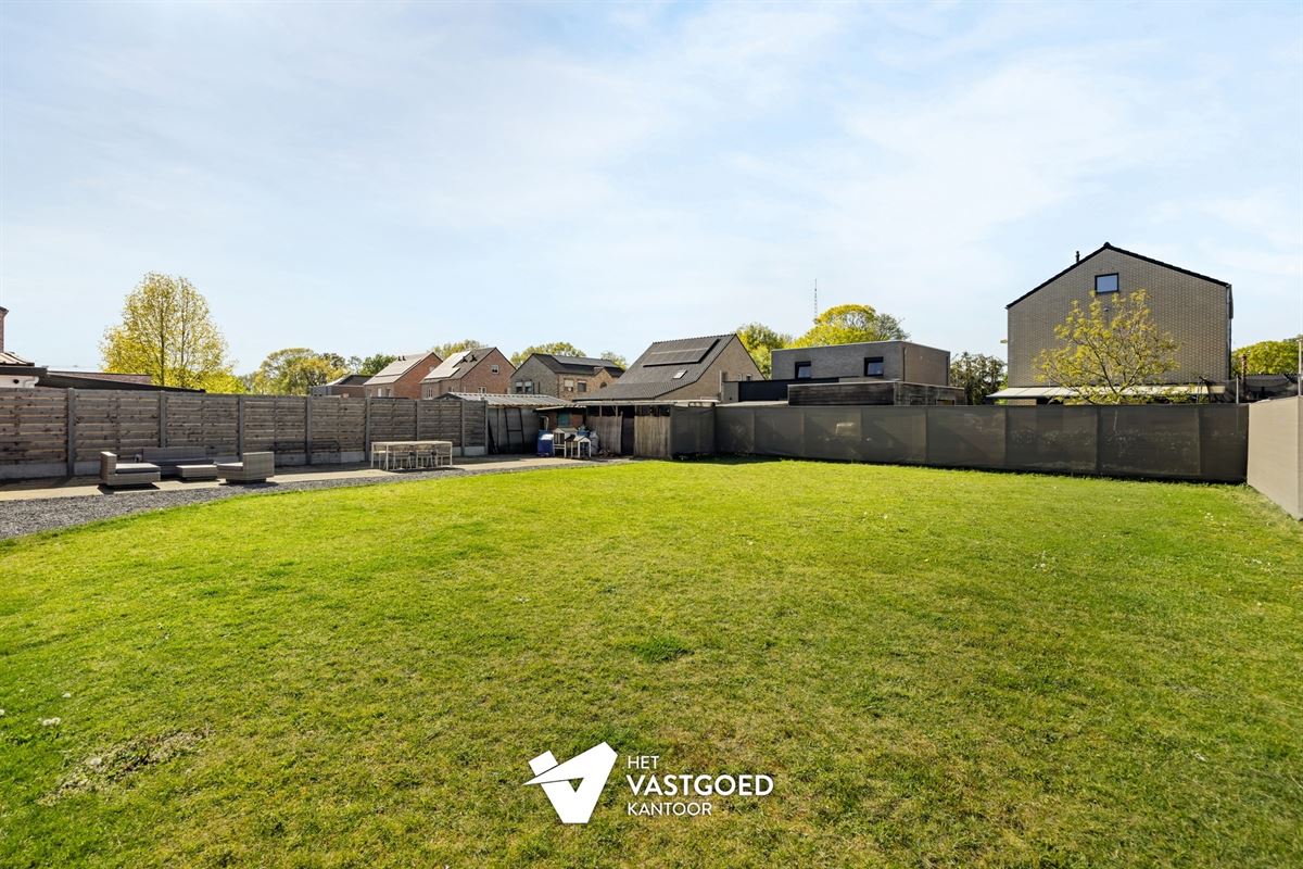 RECENT GERENOVEERDE WONING MET 3 SLAAPKAMERS OP PERCEEL VAN 7A 85CA OP CENTRALE LIGGING TE BERINGEN