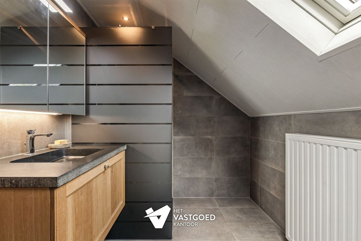 PERFECT ONDERHOUDEN INSTAPKLARE WONING MET 4 SLAAPKAMERS OP EEN PERCEEL VAN 8A 19CA TE LEOPOLDSBURG