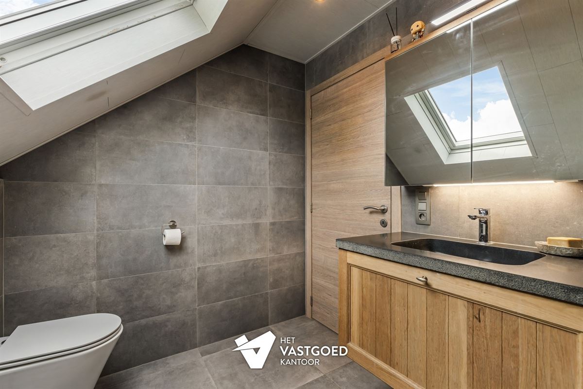 PERFECT ONDERHOUDEN INSTAPKLARE WONING MET 4 SLAAPKAMERS OP EEN PERCEEL VAN 8A 19CA TE LEOPOLDSBURG