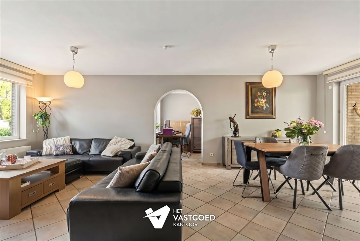 PERFECT ONDERHOUDEN INSTAPKLARE WONING MET 4 SLAAPKAMERS OP EEN PERCEEL VAN 8A 19CA TE LEOPOLDSBURG