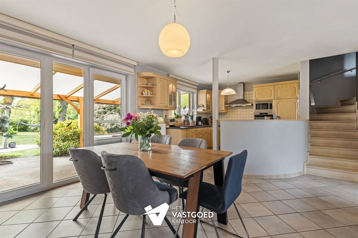 PERFECT ONDERHOUDEN INSTAPKLARE WONING MET 4 SLAAPKAMERS OP EEN PERCEEL VAN 8A 19CA TE LEOPOLDSBURG