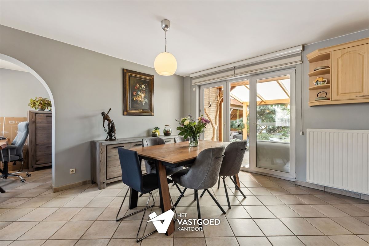 PERFECT ONDERHOUDEN INSTAPKLARE WONING MET 4 SLAAPKAMERS OP EEN PERCEEL VAN 8A 19CA TE LEOPOLDSBURG