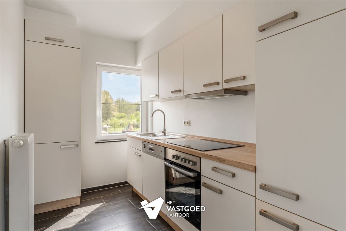 INSTAPKLAAR DUPLEX APPARTEMENT (127M²) MET 2 SLAAPKAMERS EN AUTOSTAANPLAATS TE BERINGEN