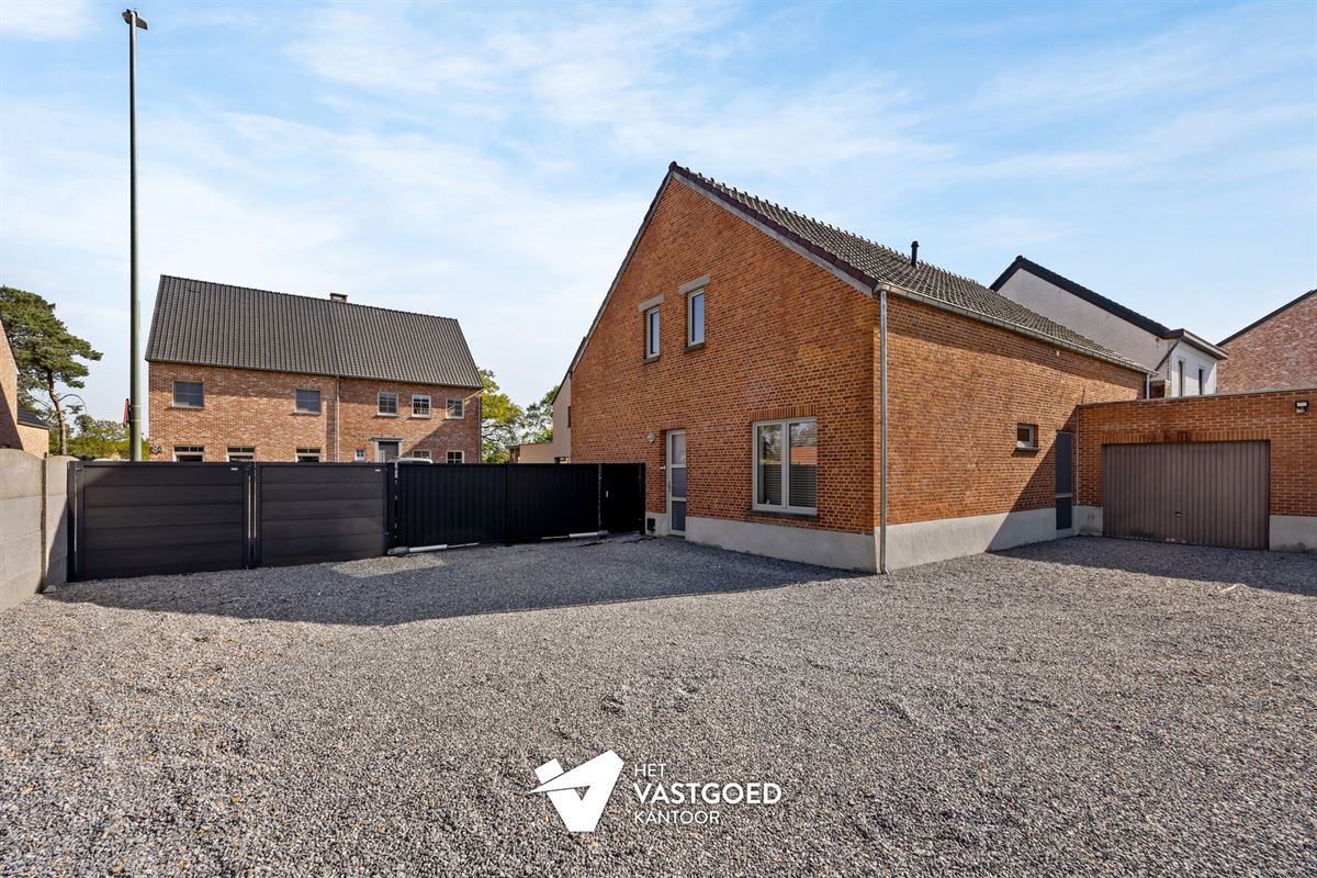 RECENT GERENOVEERDE WONING MET 3 SLAAPKAMERS OP PERCEEL VAN 7A 85CA OP CENTRALE LIGGING TE BERINGEN