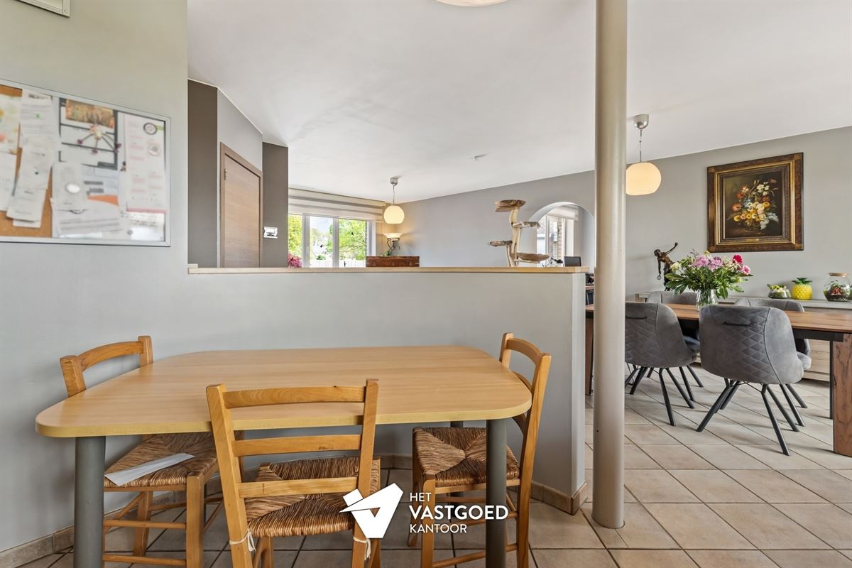 PERFECT ONDERHOUDEN INSTAPKLARE WONING MET 4 SLAAPKAMERS OP EEN PERCEEL VAN 8A 19CA TE LEOPOLDSBURG
