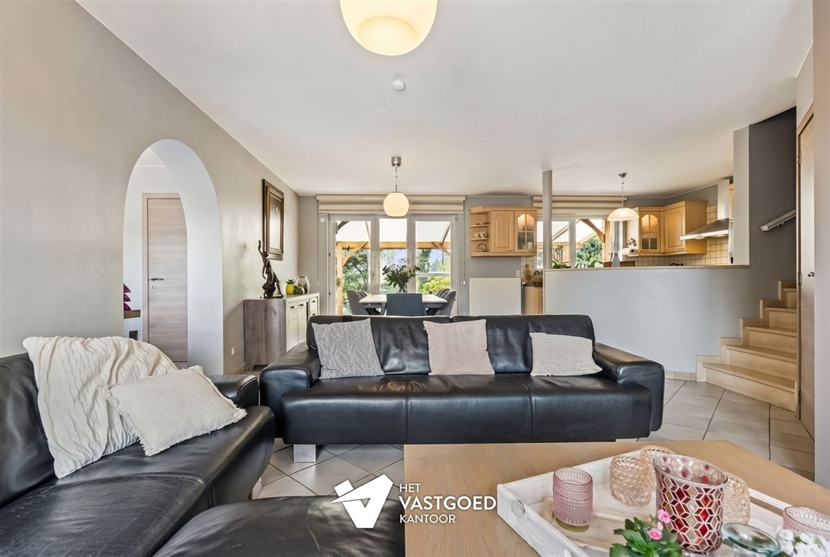PERFECT ONDERHOUDEN INSTAPKLARE WONING MET 4 SLAAPKAMERS OP EEN PERCEEL VAN 8A 19CA TE LEOPOLDSBURG