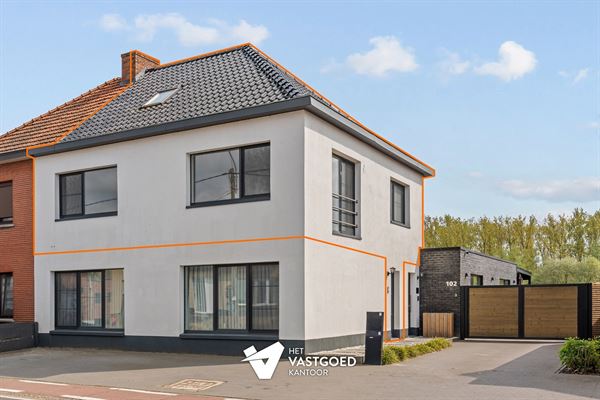 INSTAPKLAAR DUPLEX APPARTEMENT (127M²) MET 2 SLAAPKAMERS EN AUTOSTAANPLAATS TE BERINGEN