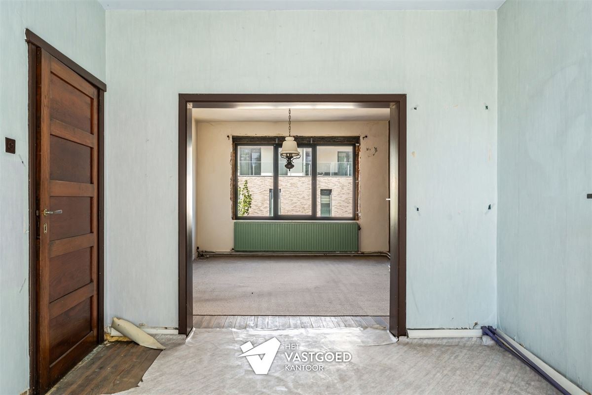 TE RENOVEREN STADSWONING MET RUIME TUIN EN GARAGE IN BERINGEN-CENTRUM