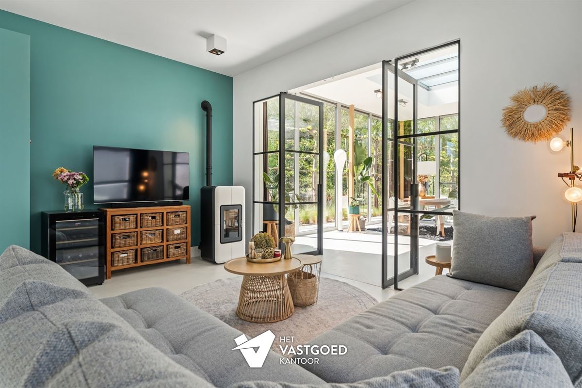 RECENTE WONING MET KWALITATIEVE AFWERKING OP TOP-LIGGING