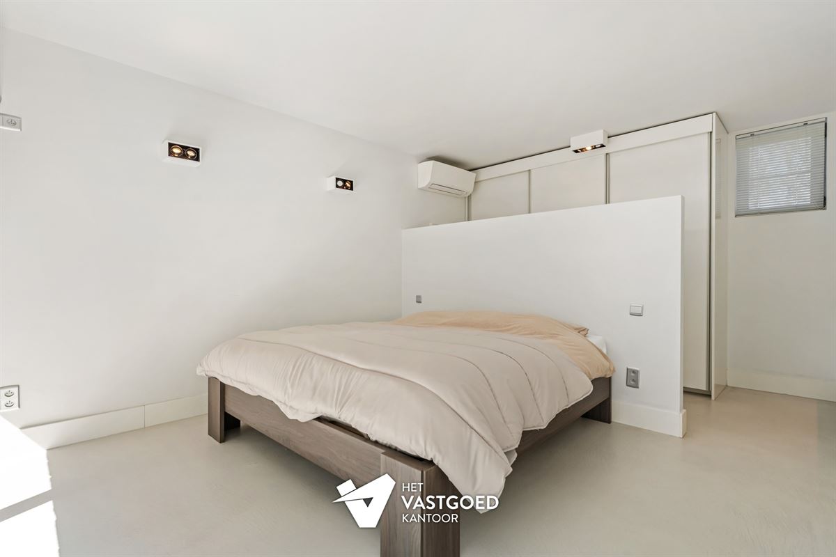RECENTE WONING MET KWALITATIEVE AFWERKING OP TOP-LIGGING
