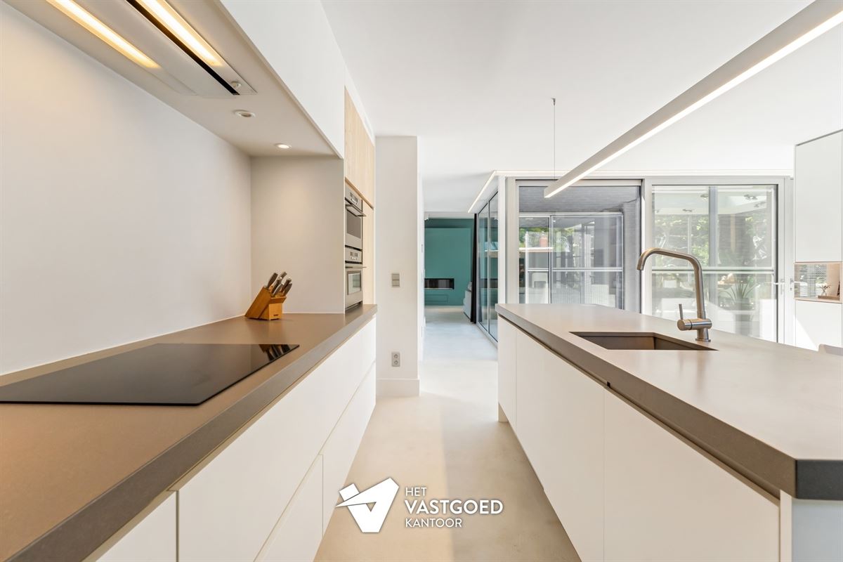 RECENTE WONING MET KWALITATIEVE AFWERKING OP TOP-LIGGING