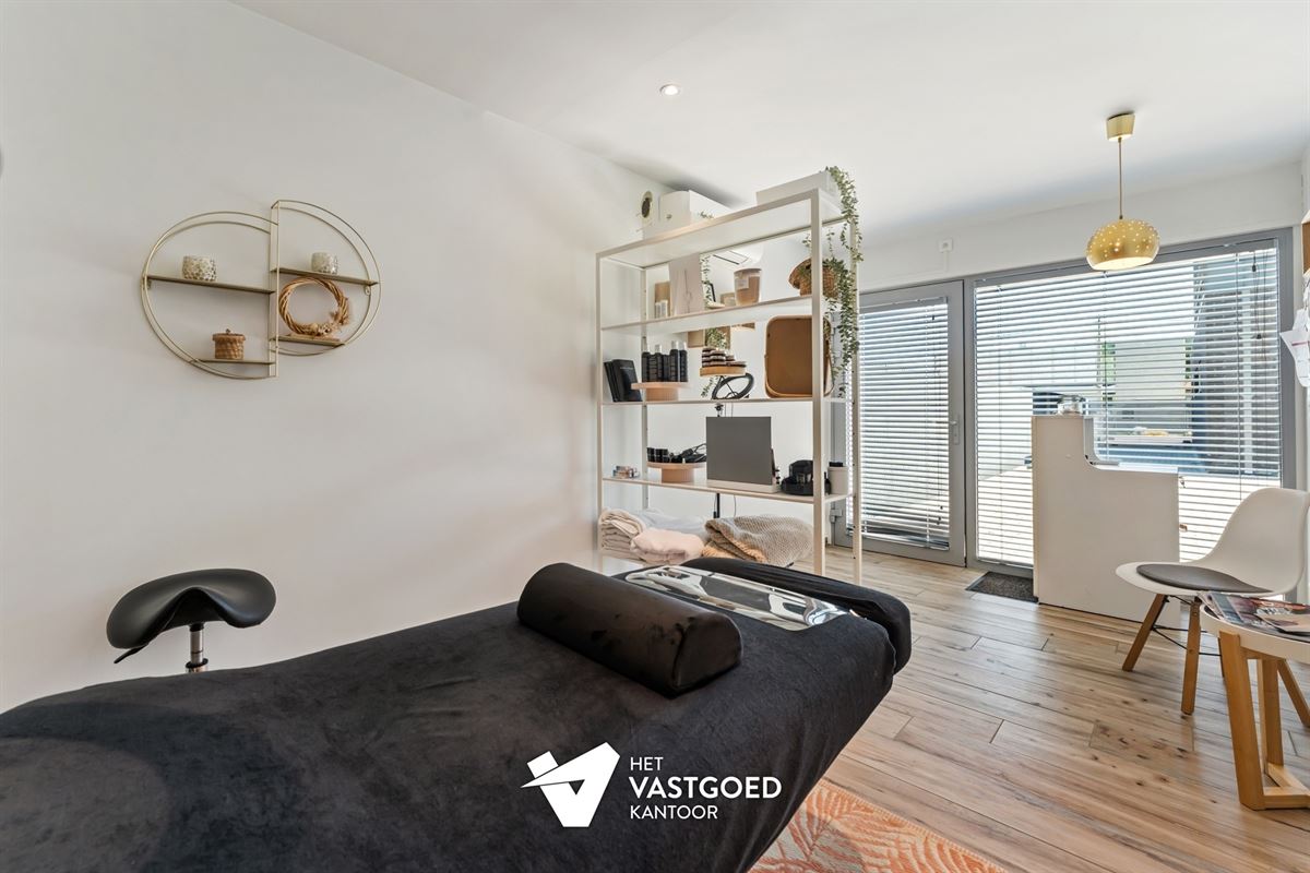 RECENTE WONING MET KWALITATIEVE AFWERKING OP TOP-LIGGING