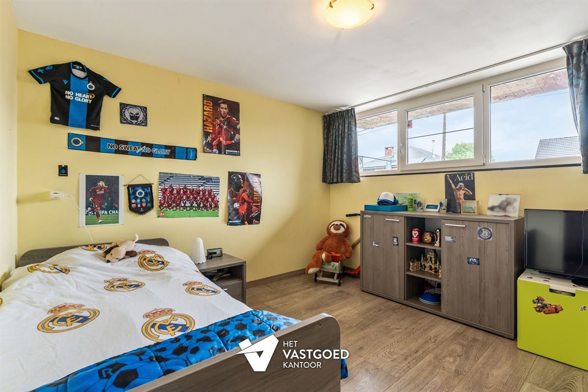 GERENOVEERDE WONING MET 4 SLAAPKAMERS GELEGEN OP EEN RUIM PERCEEL VAN 11A35CA TE SCHERPENHEUVEL