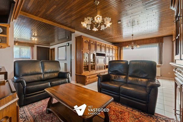PRACHTIG GELEGEN WONING OP CA 1 HECTARE