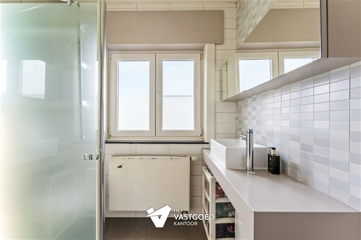 GERENOVEERDE WONING MET 4 SLAAPKAMERS GELEGEN OP EEN RUIM PERCEEL VAN 11A35CA TE SCHERPENHEUVEL