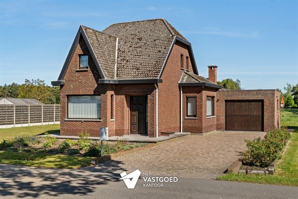 PRACHTIG GELEGEN WONING OP CA 1 HECTARE