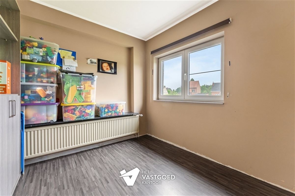 GERENOVEERDE WONING MET 4 SLAAPKAMERS GELEGEN OP EEN RUIM PERCEEL VAN 11A35CA TE SCHERPENHEUVEL