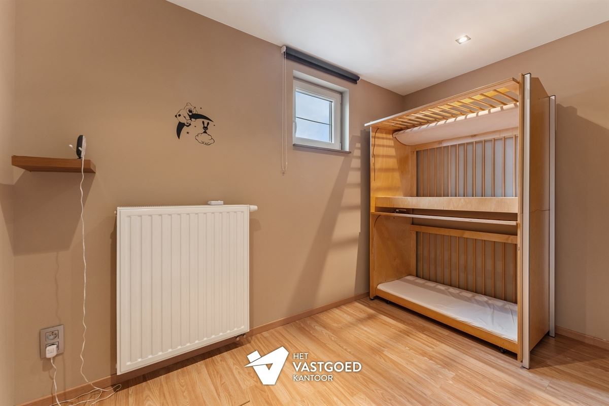 GERENOVEERDE WONING MET 4 SLAAPKAMERS GELEGEN OP EEN RUIM PERCEEL VAN 11A35CA TE SCHERPENHEUVEL